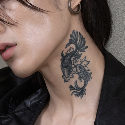 InstantTattooJP's tweet photo. 強烈なタトゥーの写真に驚いたか？インスタントタトゥーでは、1分で完全イメチェンが可能！新規4種のブラックタトゥーが本日オープンしました。見物に来てください！😉

https://t.co/KA4PEMIz60

#インスタントタトゥー  #instanttattoo #ライオンタトゥー #虎タトゥー #鯉タトゥー https://t.co/wHJuZoVTWd