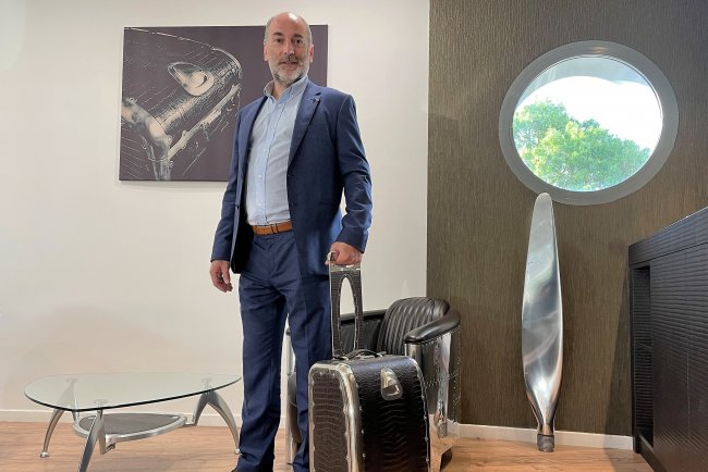 ToulEco's tweet photo. #crowdfunding
ST Composites, a su rebondir de la crise sanitaire en se lançant dans le marché du #luxe avec sa nouvelle marque ST Luxury. Pour soutenir ce projet, elle ouvre son capital en lançant une opération de crowdfunding via la plateforme @wiseed.
https://t.co/1L53Mv9GVH https://t.co/VWtrMRVKLW