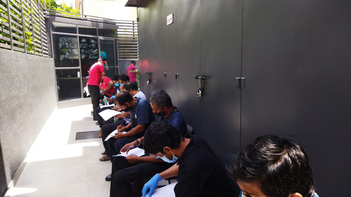 ArslanSrsIndia's tweet image. COVID Vaccination Drive at Arslan COE, Bangalore.

#GlobalSecuritySolutions #vaccinationdrive #safetyfirst