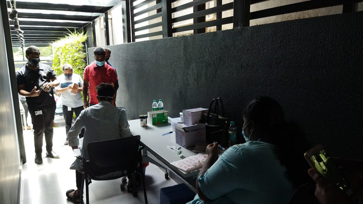 ArslanSrsIndia's tweet image. COVID Vaccination Drive at Arslan COE, Bangalore.

#GlobalSecuritySolutions #vaccinationdrive #safetyfirst