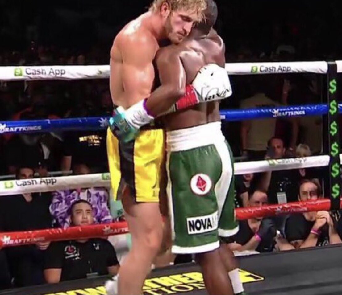 niggaelodeon's tweet photo. Logan and Floyd every 5 seconds  #MayweatherPaul https://t.co/3Xpkng5V4c