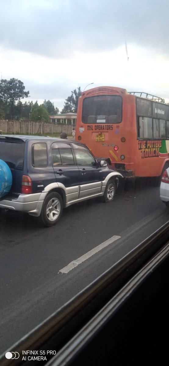 anaharryson's tweet photo. Thika road @NYS headed to Ku wamesalimiana za asubuhi. #TrafficReport #TrafficReport 
@KenyanTraffic https://t.co/h5ZHGlfNSm