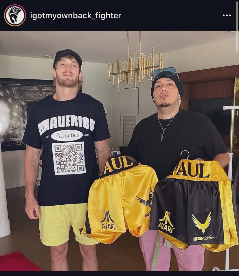 ZENAPRCHAMP's tweet photo. however he was dressed by the best #IGMOB @xxIGotMyOwnBack #loganPaulVsmayweather #Boxing #gear #Designer the best ! live at #Hardrock #yellow @LoganPaul https://t.co/KUxmqZmpNO