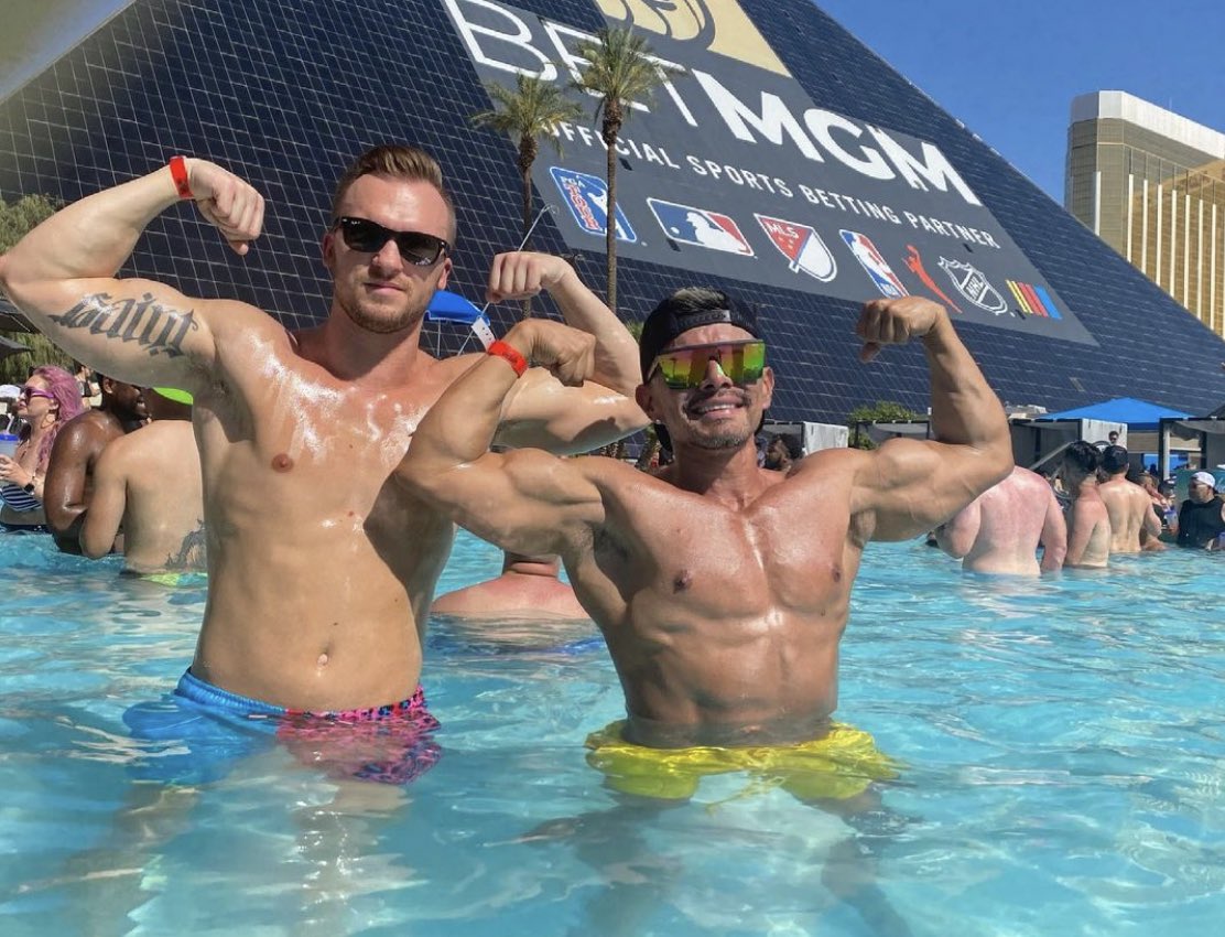 PoolPartyVegas's tweet photo. Another awesome day at the pool. Thanks to everyone who came out to party with us. https://t.co/tlPEgt0ZFC https://t.co/4ZSZXFOkA4