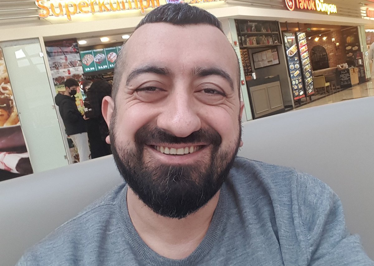 TahirSimsek's tweet photo. Birazdan Babam gözünden ameliyat olacak. Babam ve tüm şifa bekleyen hastalarımız için dualarımızı eksik etmeyelim inşaAllah. https://t.co/aQojoOCau5