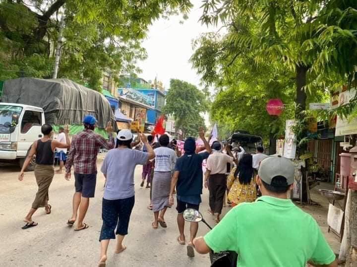 Kyaw Aung Paing (@klatpri) on Twitter photo The courageous people of Nyaung-U marched to the busiest main road of the city to defy military rules on Monday. #WhatsHappeningInMyanmar #June7Coup #MilkTeaAlliance The courageous people of Nyaung-U marched to the busiest main road of the city to defy military rules on Monday. #WhatsHappeningInMyanmar #June7Coup #MilkTeaAlliance
