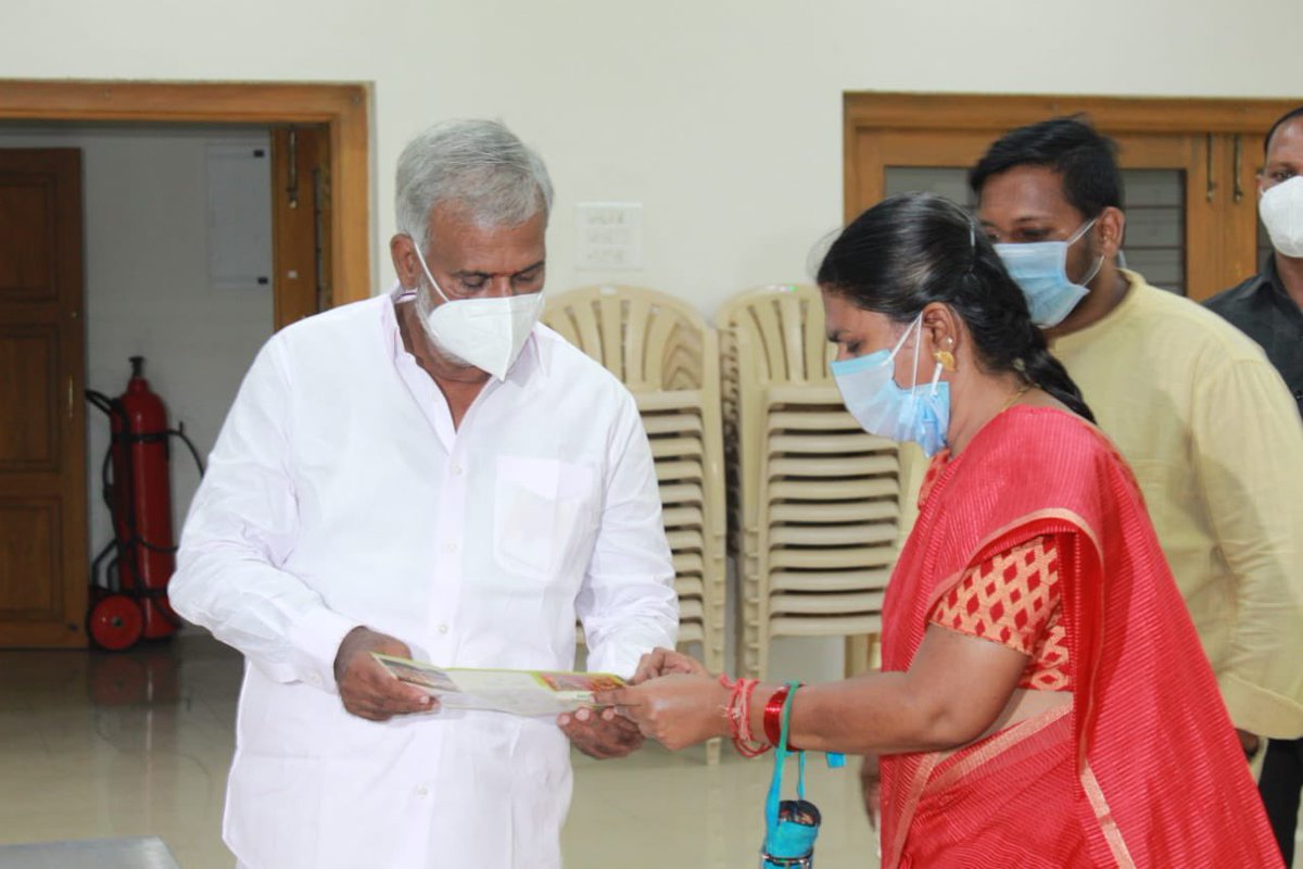 PKSekarbabu's tweet photo. 06.06.2021 - மாண்புமிகு தமிழ்நாடு முதலமைச்சர் @mkstalin அவர்களின் வழிகாட்டுதலின்படி, சென்னை மயிலாப்பூர் அருள்மிகு கபாலீசுவரர் திருக்கோயில் மற்றும் மருதீஸ்வரர் திருக்கோயில்களுக்கு உட்பட்ட திருமண மண்டபங்களை அறநிலையத்துறை அதிகாரிகளுடன் சென்று ஆய்வு செய்தேன். https://t.co/dVB1O74ay3