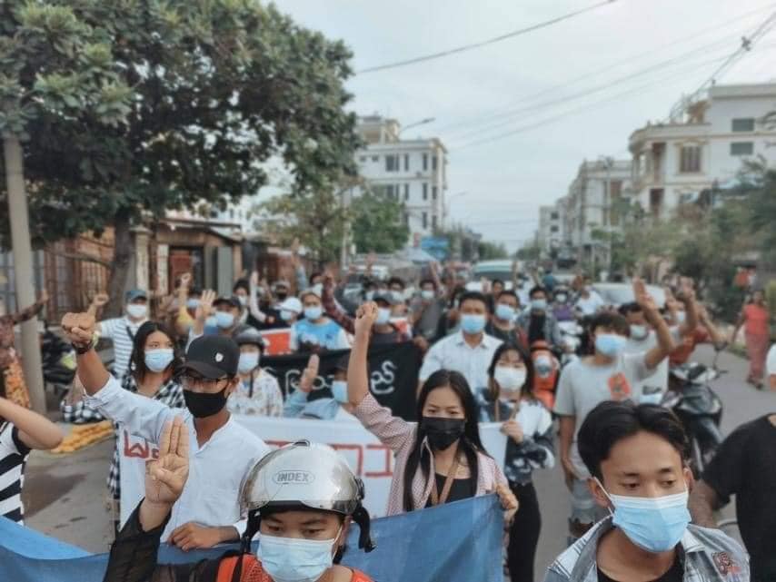 WaiPhoo16's tweet photo. People representing different universities and wards in #Mandalay took to the streets against the military regime on Monday. 

#WhatsHappeningInMyanmar https://t.co/4ltaDlQAHk