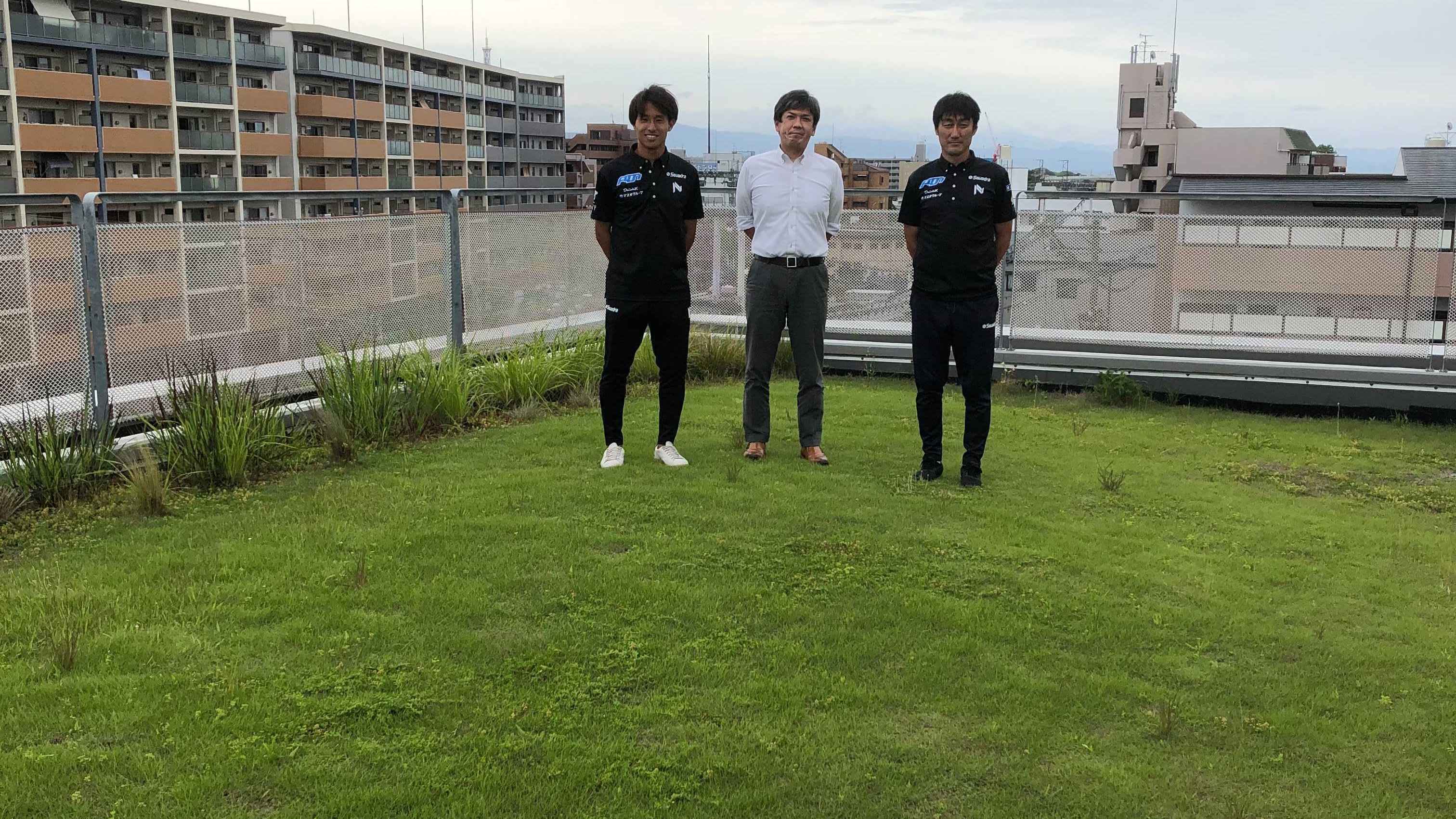 奈良クラブ パートナー 育成普及パートナーの三木ホーム T Co 7fmf9e6pcf 様に 片岡爽選手 と浜岡寛アカデミーダイレクターが訪問 10年前の浜岡コーチの引退試合にも立ち会われるなど 長年応援いただいている三木社長から 新たな歴史を