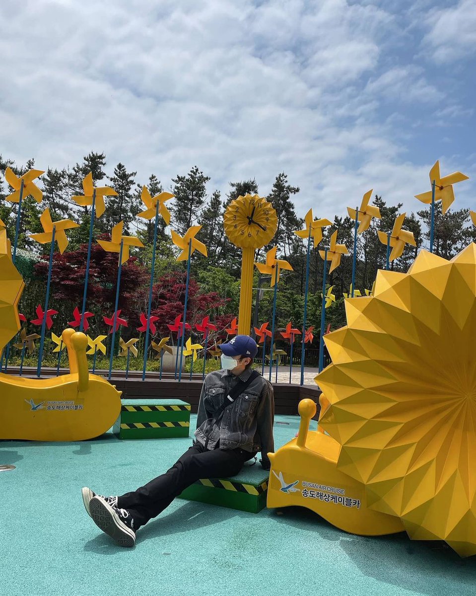StrayKidsEra's tweet photo. 💬[Insta] 210607

Trans:
Me photographed by mom
#StrayKids#STAY#INstagram#🦊

@Stray_Kids #StrayKids #스트레이키즈 https://t.co/MNsQ18CGeU