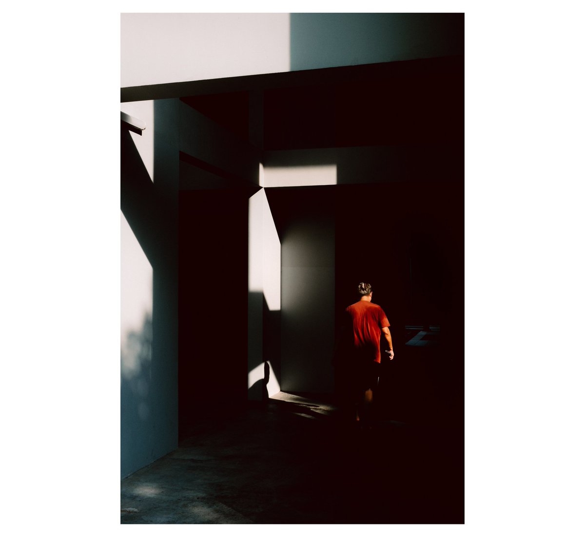Intothefocuszon's tweet photo. Red-dy to go๐
#streetphotography #x100v #fujifilm #fujifilm_xseries #fujifilmsg #neigbourhooddiaries https://t.co/cb48DyIyPX