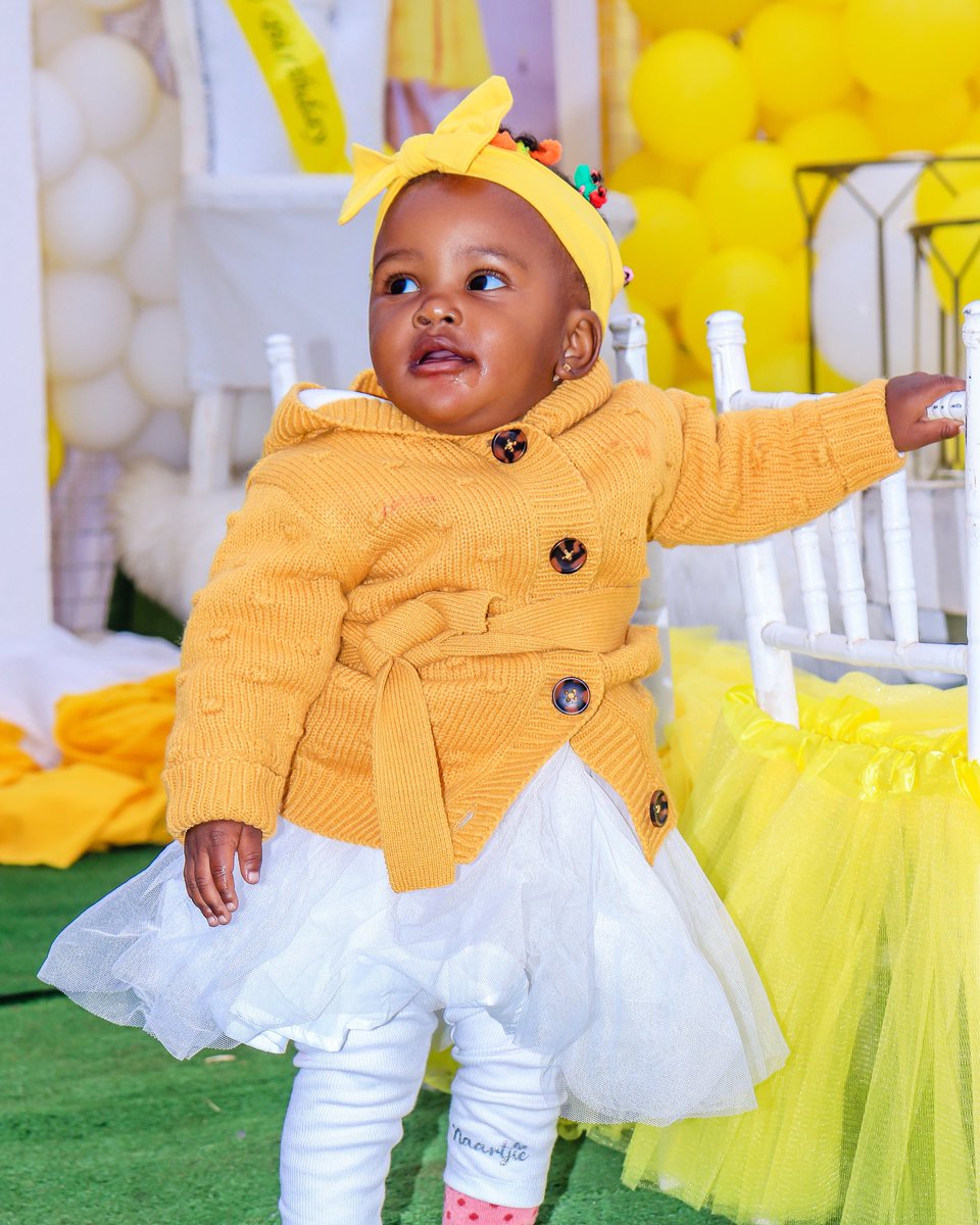 AsHeartArt's tweet photo. Woke in 1 frame 😍,  Sleepy😴 in 3 frames.

We captured the moment. #a_heart_art  Book your birthday shoot, DM. https://t.co/Usp5u07v6s