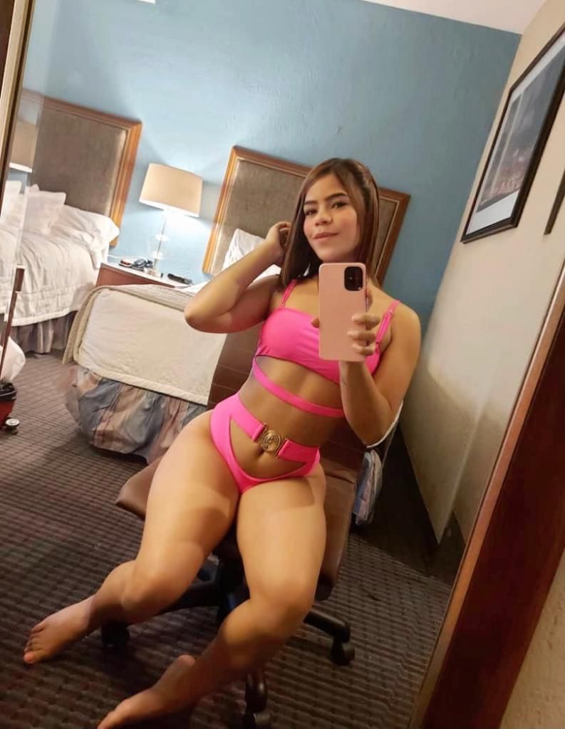 CarterDafne's tweet photo. Hola mis amores ☺️ último día en 
#QUERETARO😊

#fulltime👅

#fullcomplaciente🤤

#venezolana🇻🇪

#21añitos😊

📲2227768561📱

#RETWEEET😘 https://t.co/g1dtAkhLEo https://t.co/TtmtoYrCUU