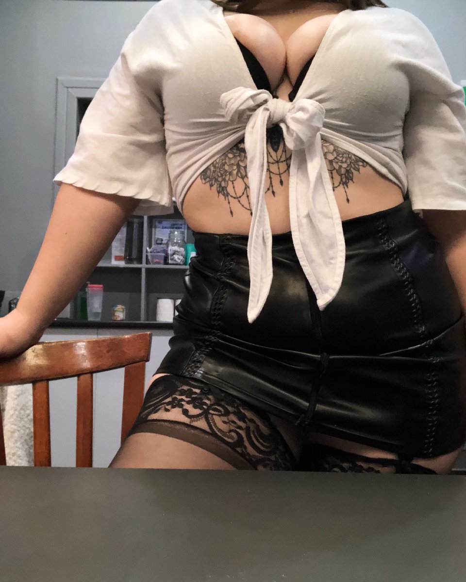_RavenYoung's tweet image. School is out but i’m still teaching lessons at @Club3161 #curvygirl #curvyescort #bbw #bbwescort #bigtits #bigass #perthescort #perthbabe