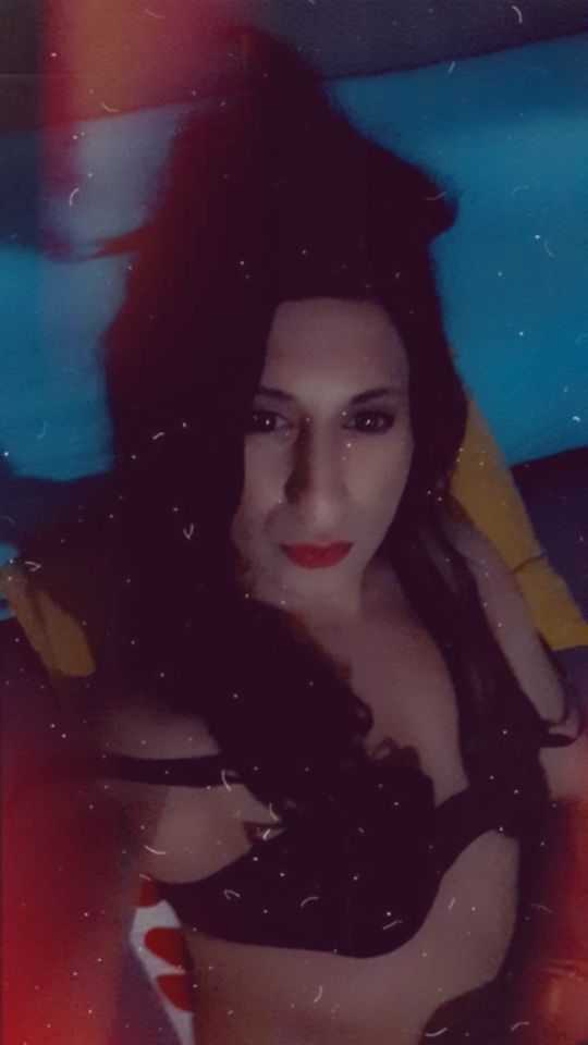 Bucagay120's tweet photo. #izmirtraveﬅi Buca da kendi evimde yalnız yaşıyorum  
Cd Berfin Güneş ☀️05378321236 https://t.co/rOLqEmY7Dx