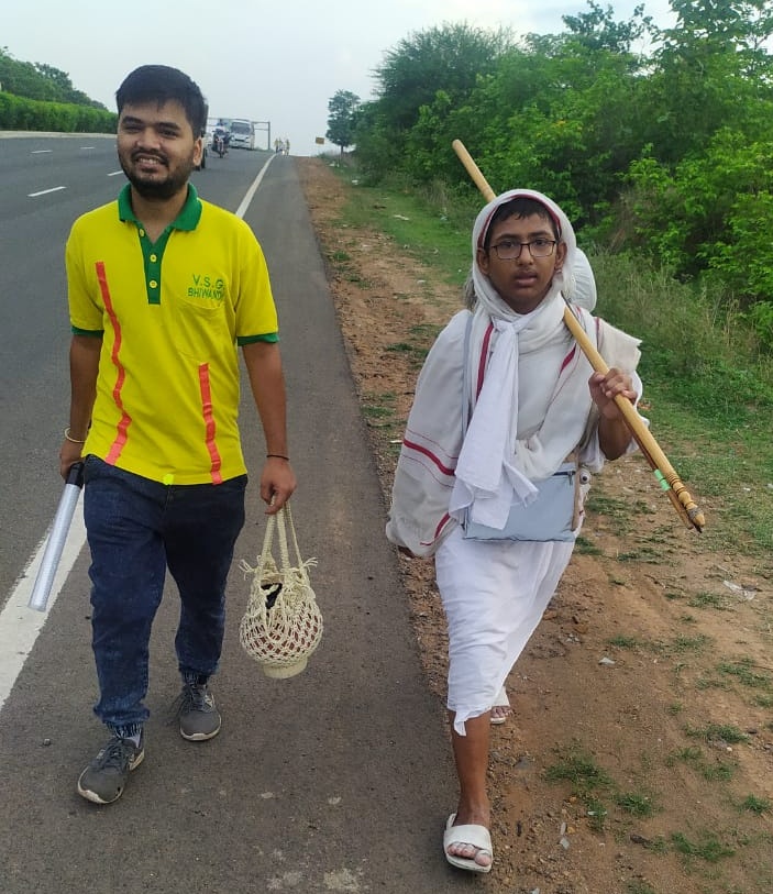 official_jainam's tweet photo. Today Done vihar with Mahabodhi suri msji, 11km vihar  🚶 https://t.co/BoKUiuR29F