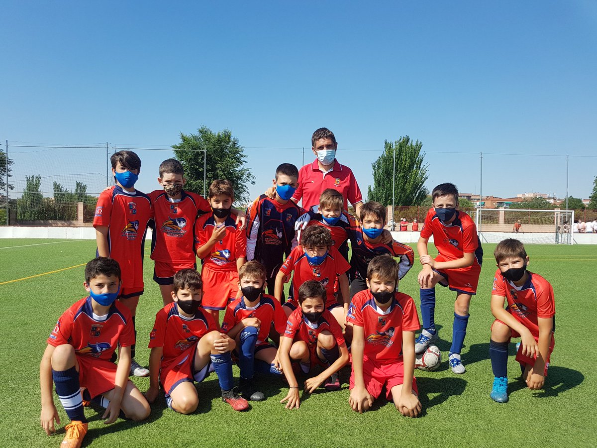 Estuvimos muy cerca , pero no pudo ser.... Caímos en semifinales!! 
Enhorabuena una vez mas, de 600 equipos que empezaron la competición acabamos siendo semifinalistas!!