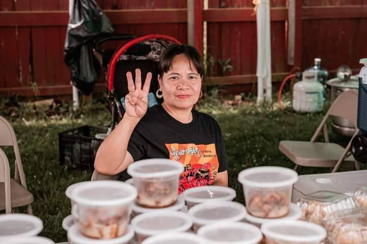 DMyintoo's tweet photo. Burmese communities in Indianapolis, American held the spring market fundraising movement yesrerday.  #June7Coup #WhatsHappeninglnMyanmar https://t.co/yyrcaespa2