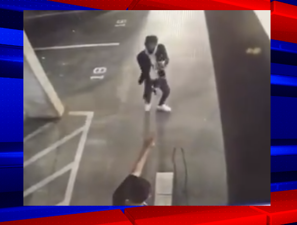 ATLNewsFirst's tweet photo. #JustIn: NBA player's brother reportedly robbed at gunpoint in downtown Atlanta: https://t.co/3Wh3XQ11pt #cbs46 https://t.co/4GKXcE5jo7