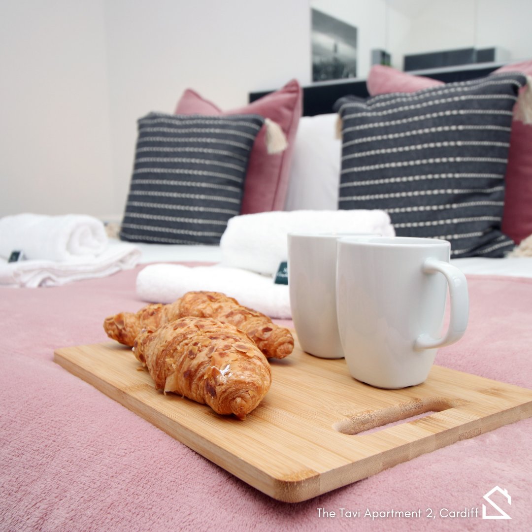 SAbyStayBC's tweet photo. We keep growing our portfolio in Cardiff, South Wales, StayBC presents our newest 2 bedroom flat in Tavistock Street! 🤩 Indulge yourself with the perfect balance of the homely vibe and convenient location of The Tavi Apartment 2.

https://t.co/SVJaokRHKq https://t.co/s2VjxC1KkE