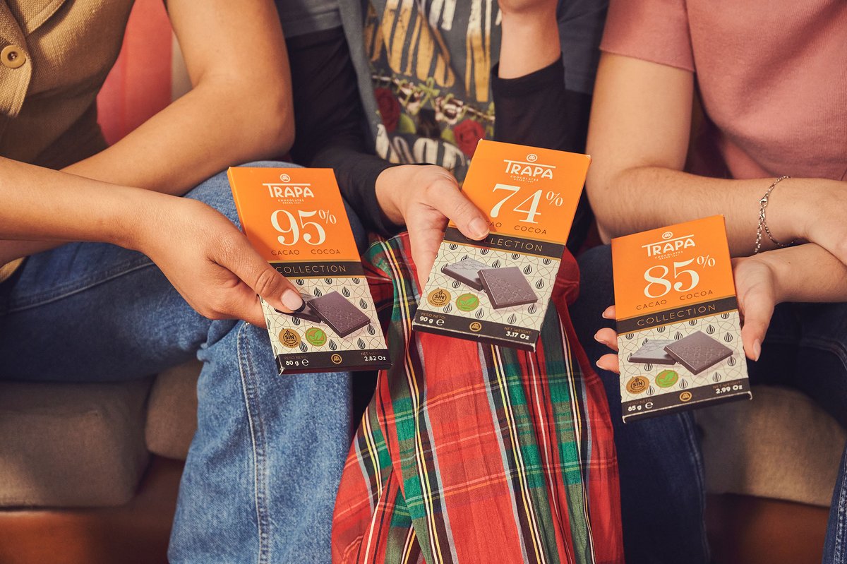 chocolatestrapa's tweet photo. Nuestra nueva gama Trapa Collection está pensada para todos los gustos 😋
¿Y tú qué porcentaje de cacao prefieres 95% 85% o 74%? 🧡
#ChocolatesTrapa #SinGluten #cacao #chocolate #TrapaCollection #veganos #veganosespaña https://t.co/wvgpdXo9Ua
