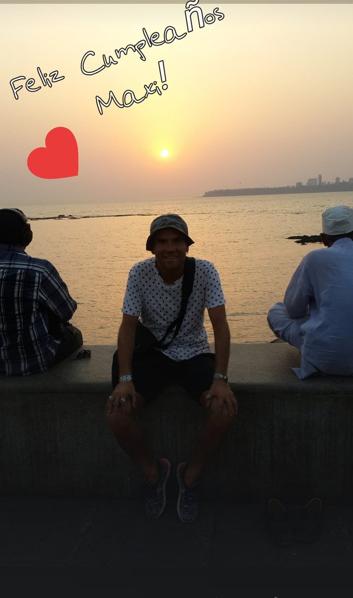 Silvia (@silsupaez) on Twitter photo 