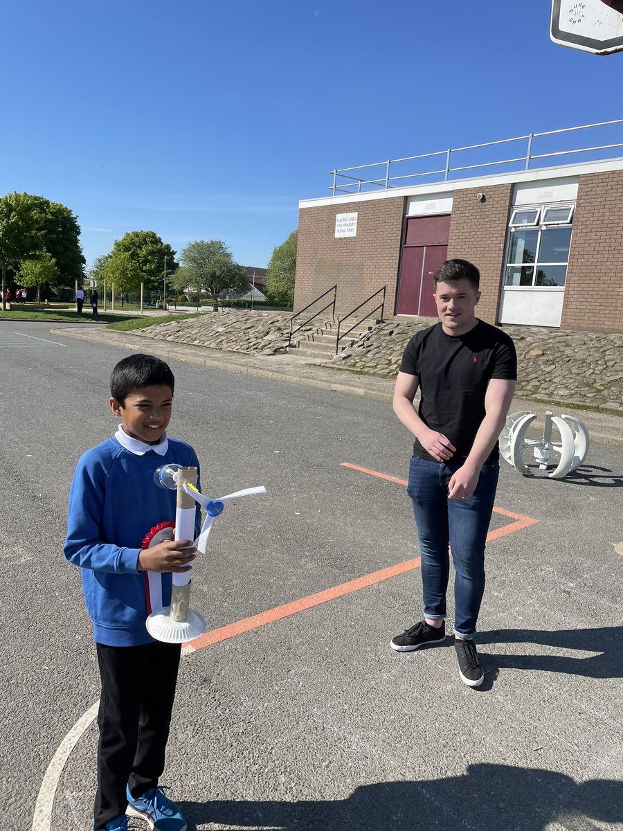 MrSturrockL's tweet photo. P5A winners from our wind turbine competition, sponsored by Global Energy Group @Global_Energy_  @MagmaProducts @DycePrimary https://t.co/6oAE6NsJ0X