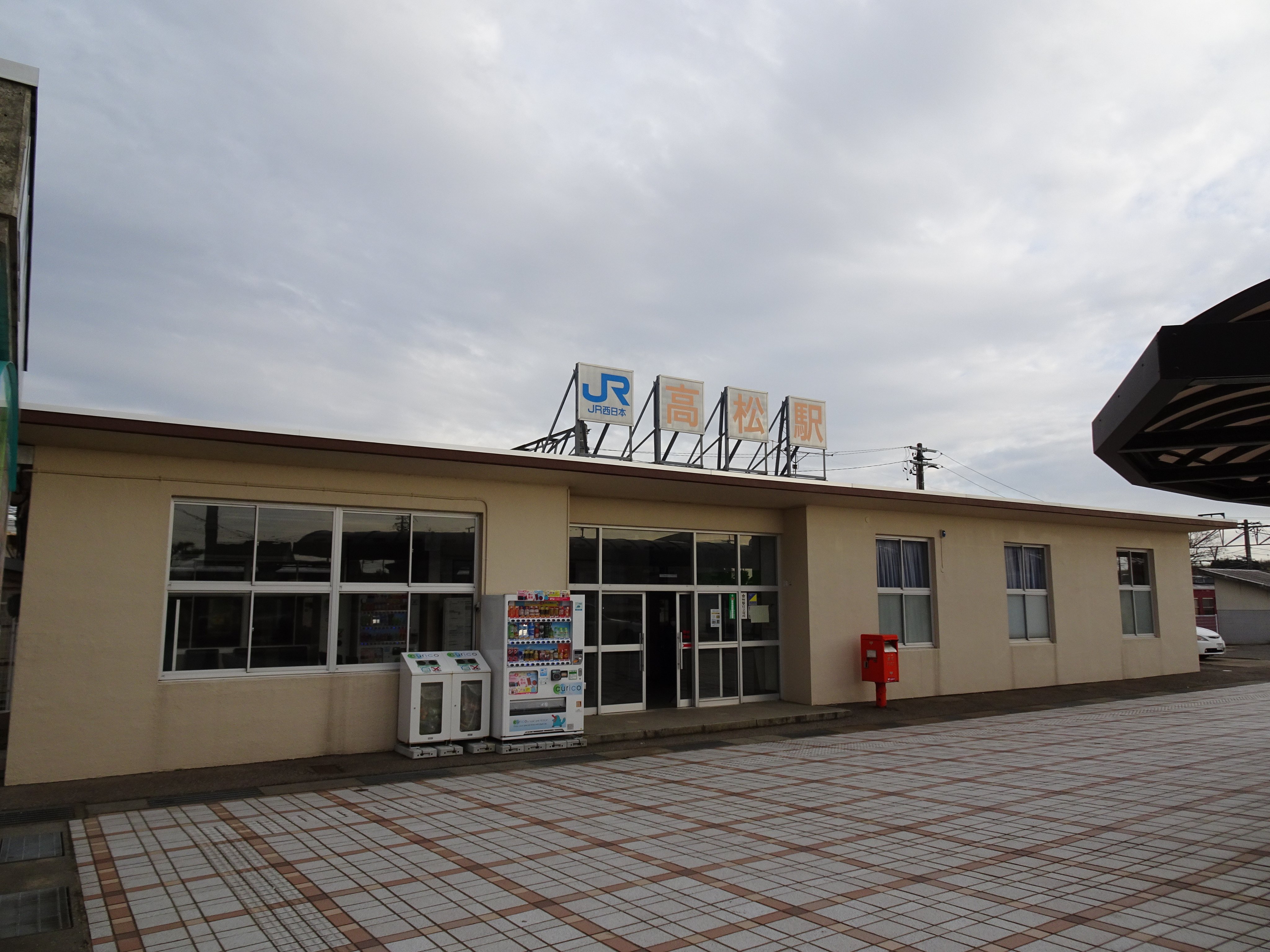 東水快速 徳島駅に比べたら高松駅や松山駅なんか発展度合いが話にならないレベル T Co F5o51apqip Twitter