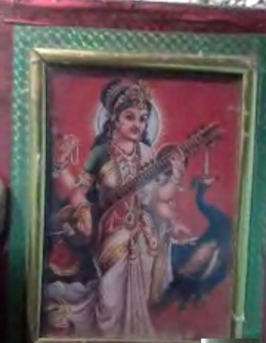 AkankshaKamalv1's tweet photo. मैं और मेरा ख़ुदा
दोनों एक जैसे हैं
रोज़ भूल जाते हैं हम
वो मेरे गुनाहों को
और मैं उनकी महेरवाणियों को
Kaise bhool gai me
Maf karna hm dono jald hi milenge
जय माँ सरस्वती
Love you माँ https://t.co/A5nfSMakDr