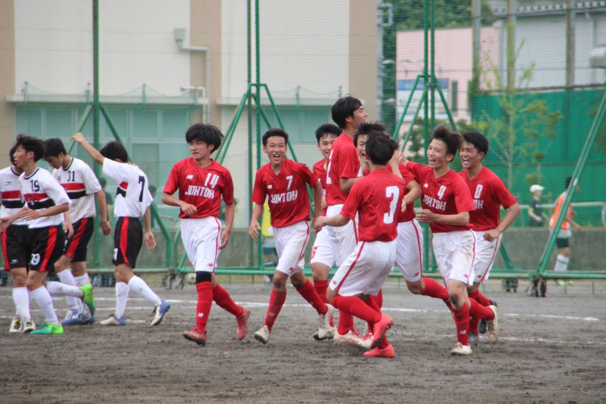 都立城東高校サッカー部 6月6日 日 都立城東高校 トップチームのａ２と１年生は小松川高校と練習試合を行いました 小松川 高校サッカー部の皆さん ありがとうございました T Co Dz28pzcroi Twitter