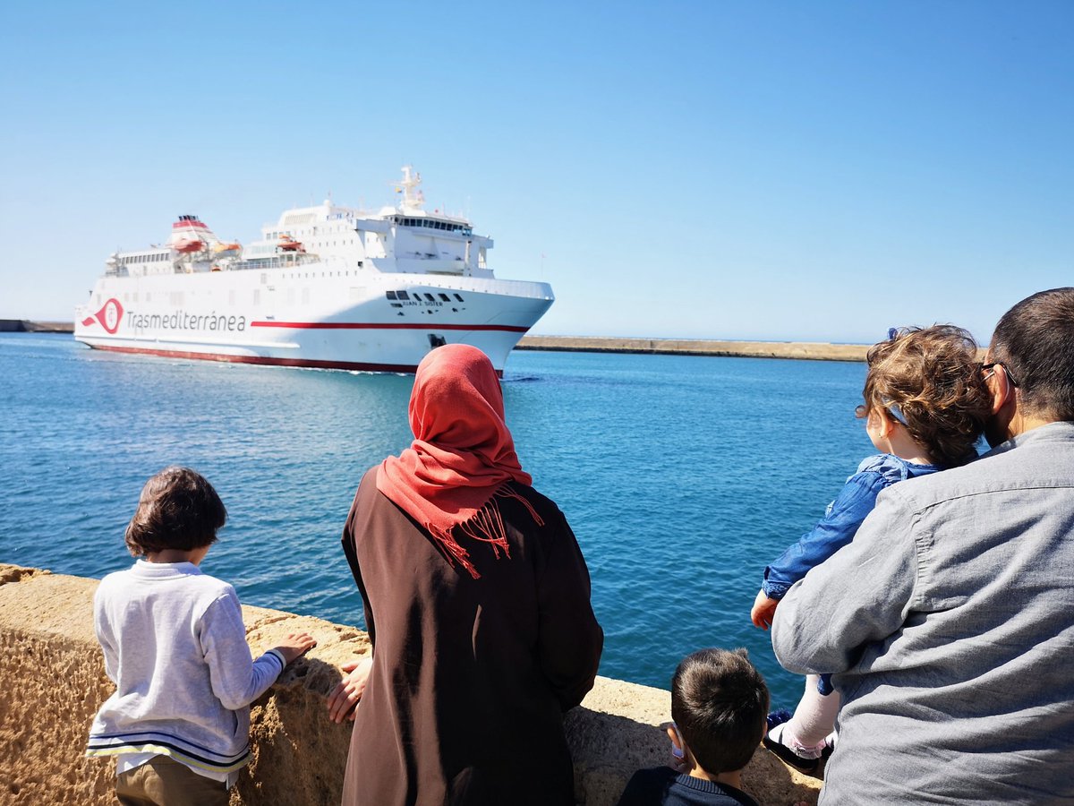 🚢La Autoridad Portuaria tiene todo el operativo dispuesto para la #OPE2021

🧕🏽👳El Puerto de Almería, 2º de España con más tráfico de pasajeros en la OPE

🗣️ Jesús Caicedo confía en que en el retorno, los pasajeros utilicen el Puerto de Almería

NOTICIA👉🏼 is.gd/GB72TC