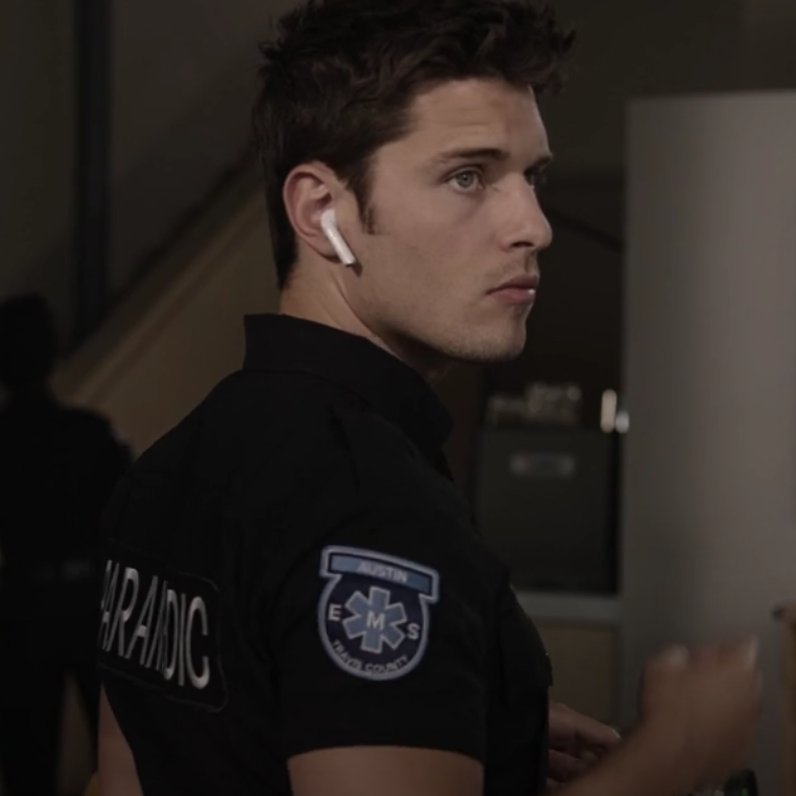 dailylonestar's tweet photo. [2x12 - the big heat]
#911LoneStar https://t.co/TOCo140tsu