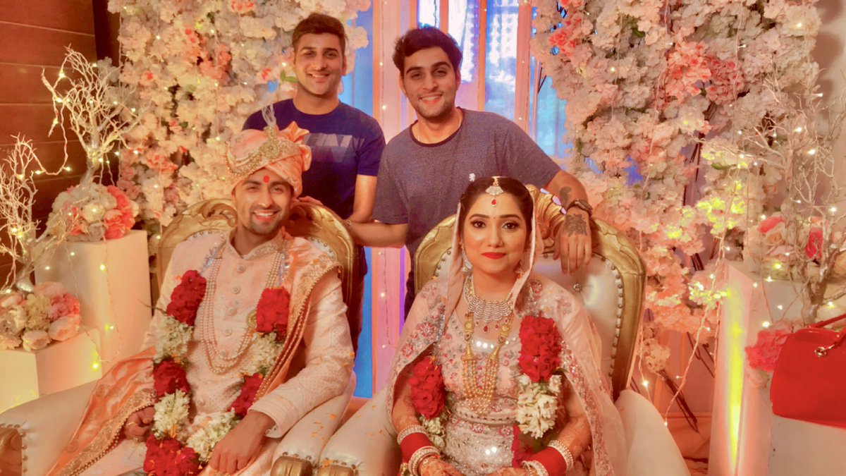 arjunverma1998's tweet photo. #sapnesuhaneladakpanke #agnifera #ChotiSarrdaarni actor #ankitgera wedding making done by @arjunverma1998 @Abhimakeovers 
Happy married life to both of u guys @ankitgera001 and #rashipuri 
#ankitgerawedding https://t.co/cFCp9duSUd