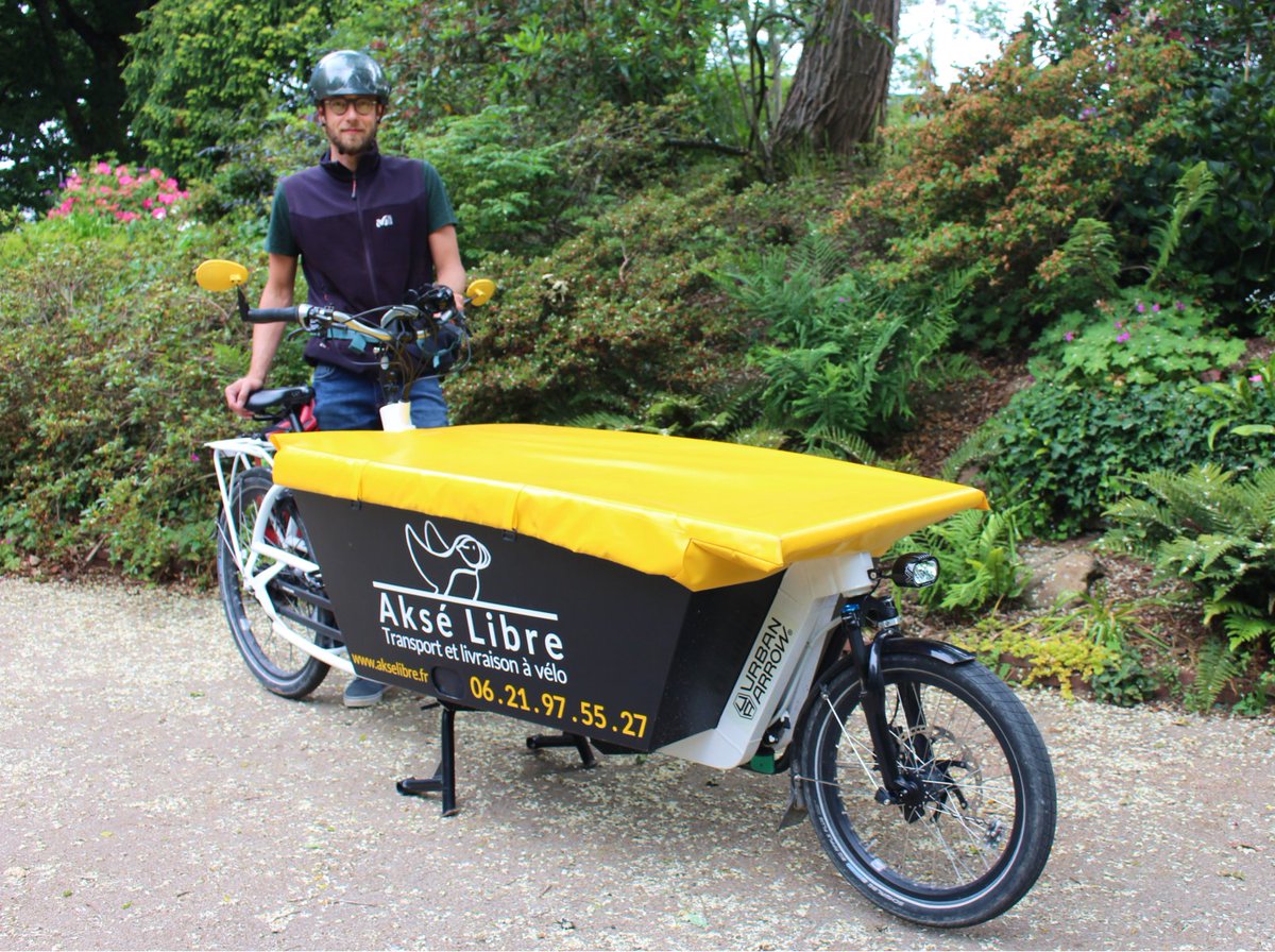 LorientAgglo's tweet photo. 🚲 #AVéloDansLAgglo 💛
🤔 Connaissez-vous Aksé Libre ?
👍 Un service original et écologique de services à domicile
🚴 Livraison et transport de personnes en #vélo cargo
📍 À #Lorient, #Lanester, #LarmorPlage &amp; #Ploemeur

+d'infos sur le site internet 👉 https://t.co/kEstUSi6CQ https://t.co/jHLojOnQJ3