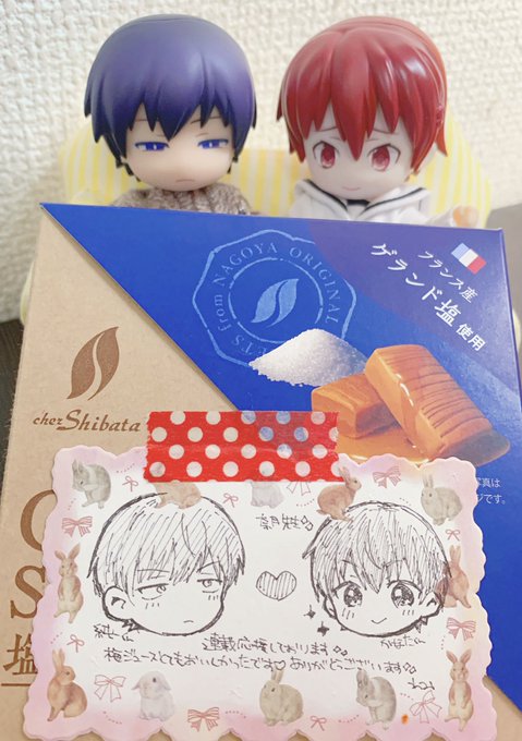 ヘヘヘわみ先生(@w3bnt)から頂いた差し入れと純かながかわいすぎて…ありがとうございます…!!🙏✨めちゃくちゃ可愛いくて飾らせていただいてます～😭💕推し作家さんが推しカプを描いてくれる世界線…✨✨✨わみ先生の描かれるかなたくんも純一もかわいい"😋💕💕 