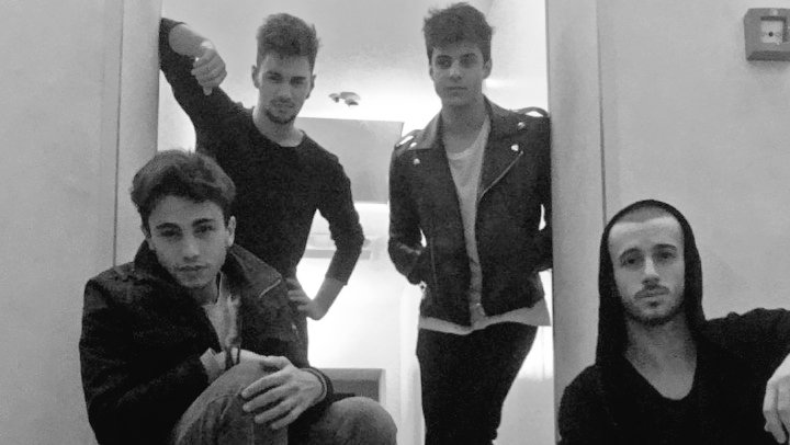 callmeodella's tweet photo. "un ricordo che brucia ancora
perché è pieno di vita"
#michelemerlo https://t.co/UPy5rb1tIl