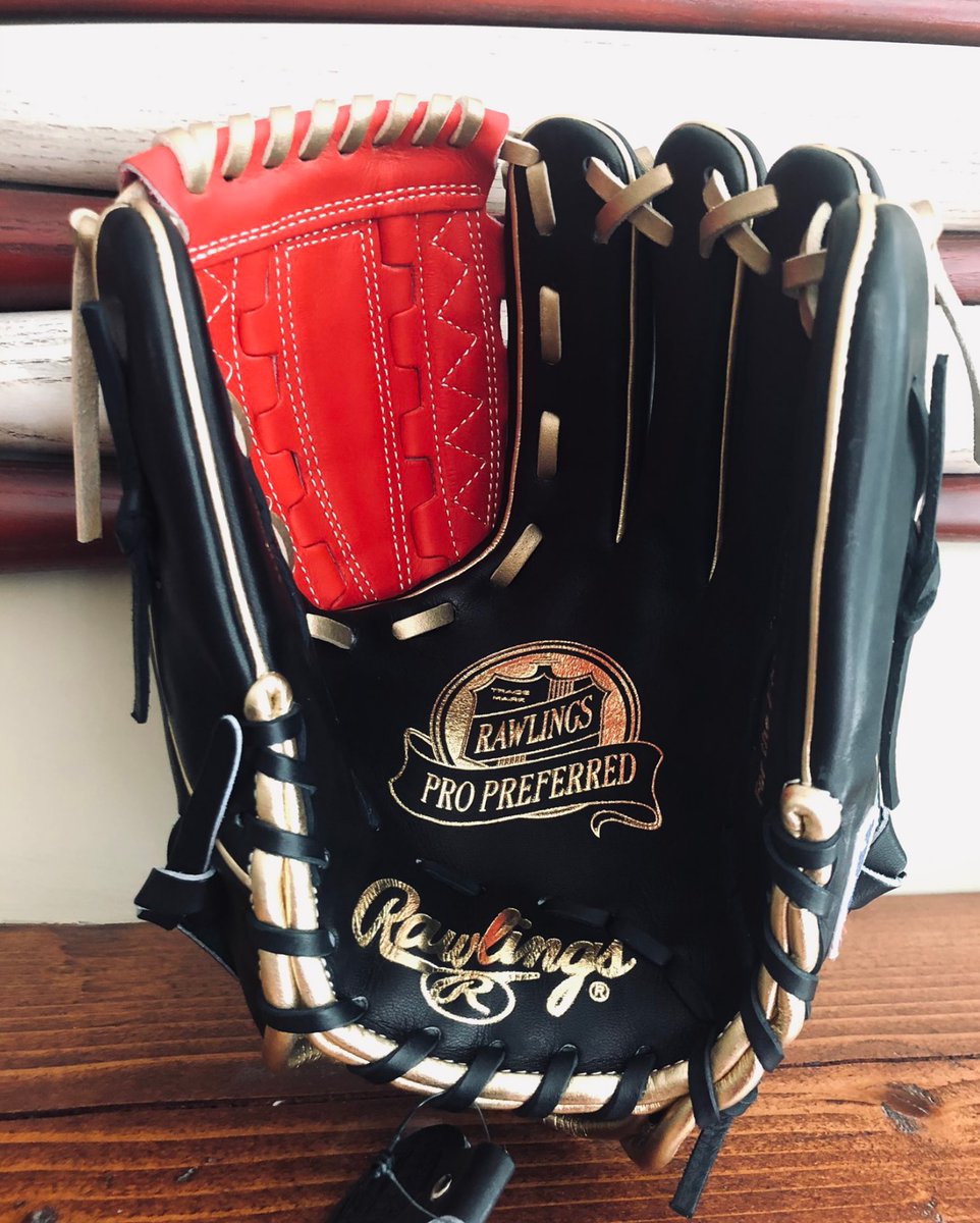 🔥PitchingNinja x Rawlings Glove Giveaway!🔥 Win this glove! Rules: -Retweet this & follow both @RawlingsSports & @PitchingNinja -EXTRA entry if you subscribe to my YT Channel youtube.com/pitchingninjav… (screenshot in reply) -Must be 13 or over Winner chosen on 6/11 Noon est!