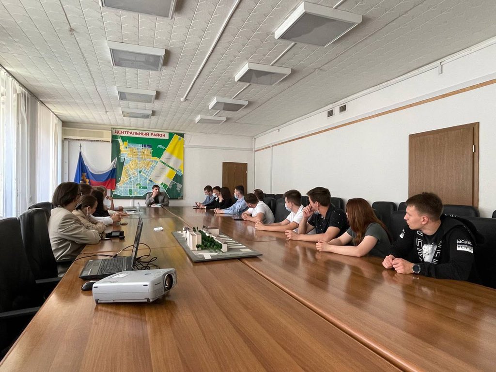 vlad_silchenkov's tweet photo. «Школа Муниципального Депутата»

5 июня прошла встреча с депутатом Самарской Губернской Думы — Алексеем Анатольевичем Степановым. https://t.co/c213YAf8gy
