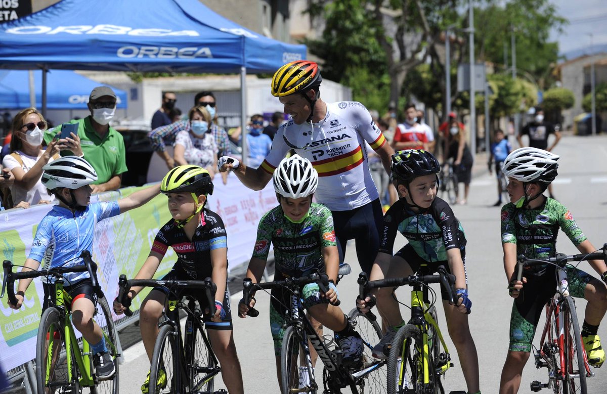 Os dejamos algunas imágenes más de la visita de Luis Leon Sánchez al V Memorial María Inés Vicente celebrado el Domingo 6 en Las Torres de Cotillas.

#MurciaCiclismo #CiclismoMurciano #EscuelasDeCiclismo