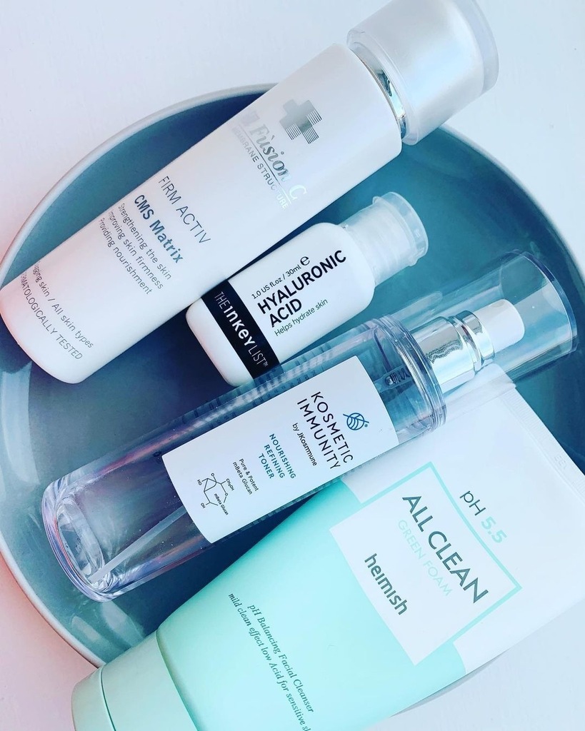 JKosmmune's tweet photo. Thank you, @skin_beauty_makeup💫 for sharing your review!! #repost —

My morning skincare routine 🥰

Alcohol-free toner from Kosmetic Immunity, a great product that moisturizes and strengthens the skin. It soothes irritation 😊

What is your morning ca… https://t.co/WwYQDaHQn3 https://t.co/dv9VjMnNtY