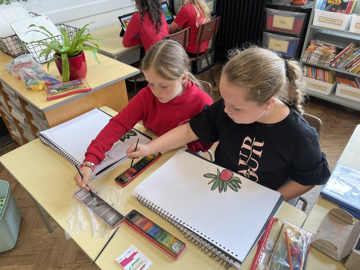 BubsyTownhill's tweet photo. #thcyear3 enjoying the study of plants through creative mission work today. #thcart #thcoutdoors https://t.co/r0Zl7OtYaq