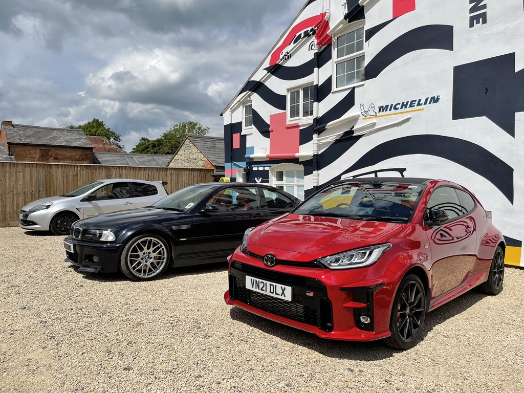 When AML 1 comes for lunch 😍👌🏻🌳☀️😎 <a href="/CaffandMac/">Caffeine&Machine</a> <a href="/Chrisjameshorn/">Chris Horn</a>  <a href="/astonmartin/">Aston Martin</a>