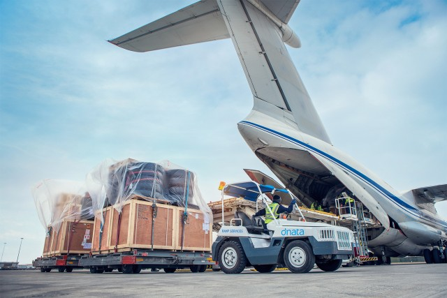 cargotrends's tweet photo. dnata partners with Kale Logistics
https://t.co/tZn0PguN6m
@dnataSupport @Kale_Logistics #aircargo #airfreight #logistics #supplychains #pharmaceuticals #ecommerce #CargoCommunity #Calogi #DigitalSolutions https://t.co/QAZuWVT9QC