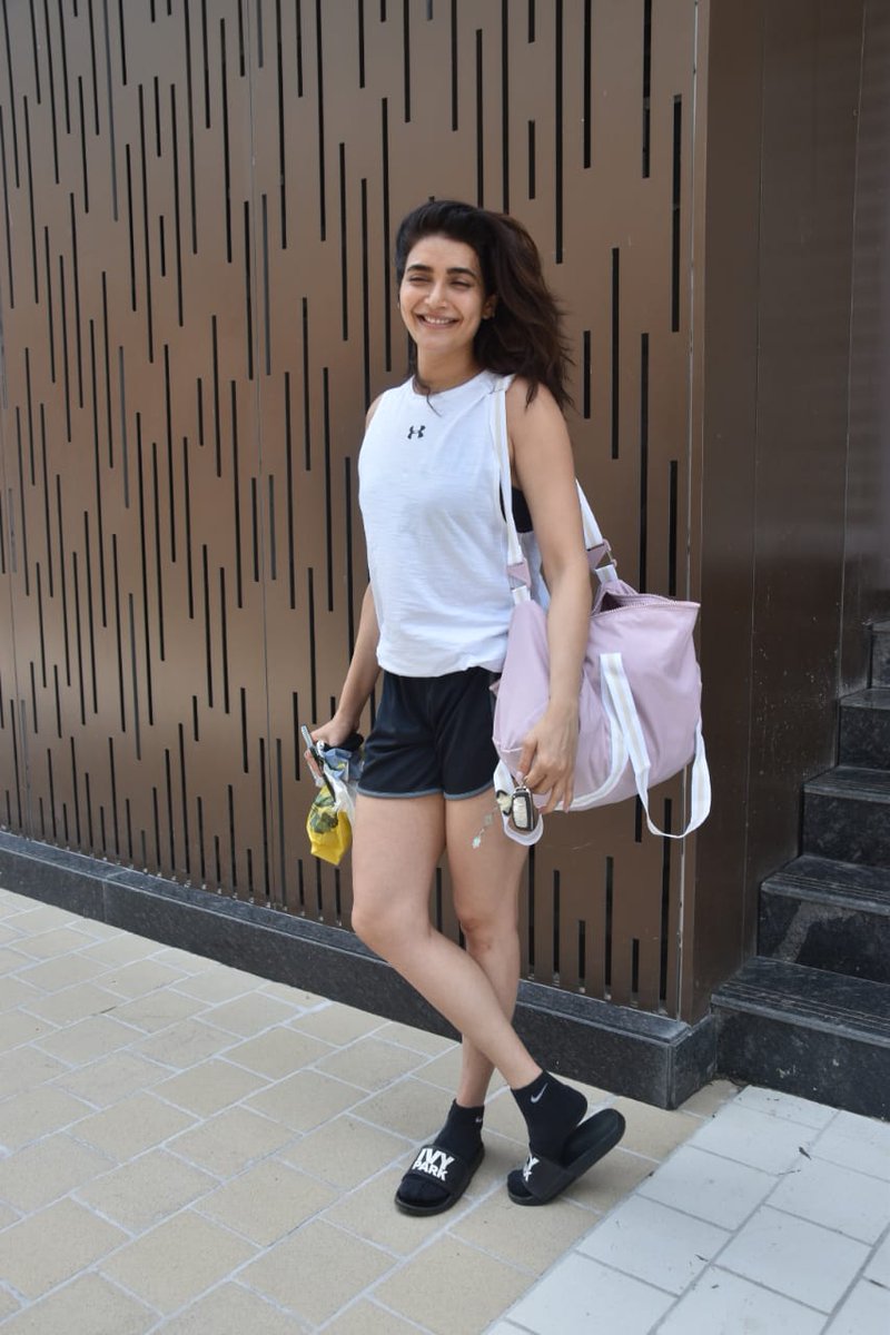 #KarishmaTanna clicked at gym in Andheri .