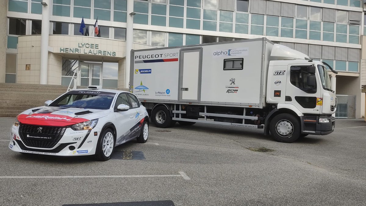 _Alpha_Com's tweet photo. #réalisation_alpha #adhésifs #sponsors : mise en place des sponsors et impression des adhésifs pour Section Compétition Saint Vallier 26.🏁🏁
Merci à eux pour leur confiance.😁 https://t.co/GNoS14o7I5