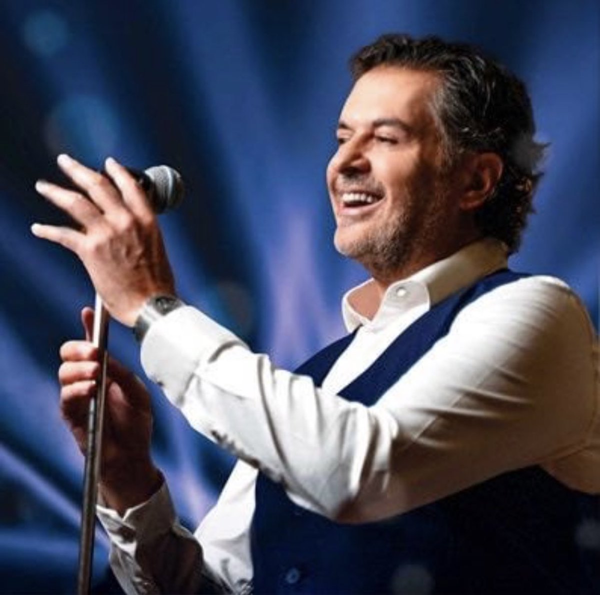 supershooshoo's tweet photo. Happy birthday to my one and only Superstar ✨✨and my dear friend @raghebalama 🎂🥳🥰 
عقبال ١٠٠ سنة في صحة و سعادة و نجاح و حب و راحة بال 🙏🏻 https://t.co/hvBP6Dzan4