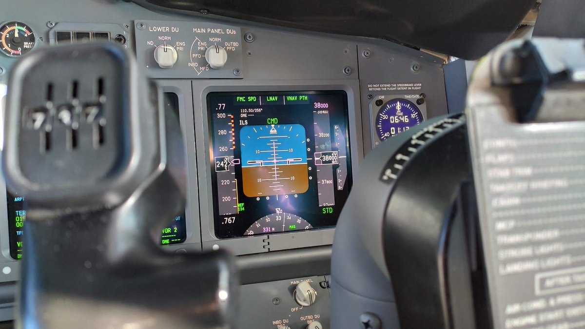 paleo_pilot's tweet photo. #volando #aviones #fl380 https://t.co/hUCbPm2u7W