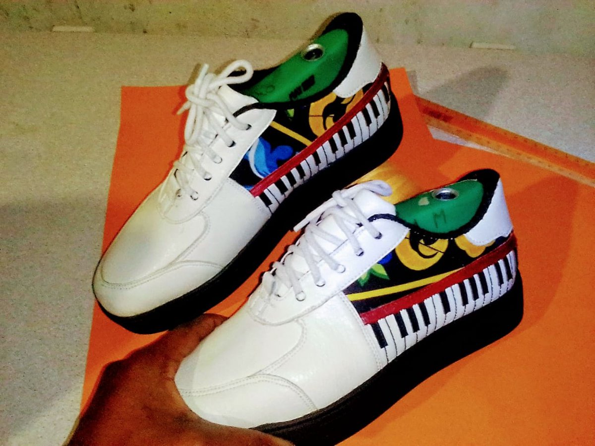 Thabiso053's tweet photo. @_Kweenin #DeepKnowledge is a registered brand that design and manufacture a wide range of shoes, preferably sneakers. We are in place to offer shoe manufacturing for your local brand too. W/app us your design and we'll help bring it to life: 0736180715. Thabiso https://t.co/QHKz5TEI0k