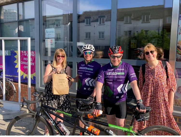 HomeStartWW's tweet photo. Thank you @paul_reddish @volunteering_uk for our #PinYourThanks badges. It was lovely to meet you this morning and @reddish_tim , what a fantastic challenge you have undertaken. Good luck with the last leg of your journey. #TheTourDeThanks https://t.co/DcEgFyDdvF