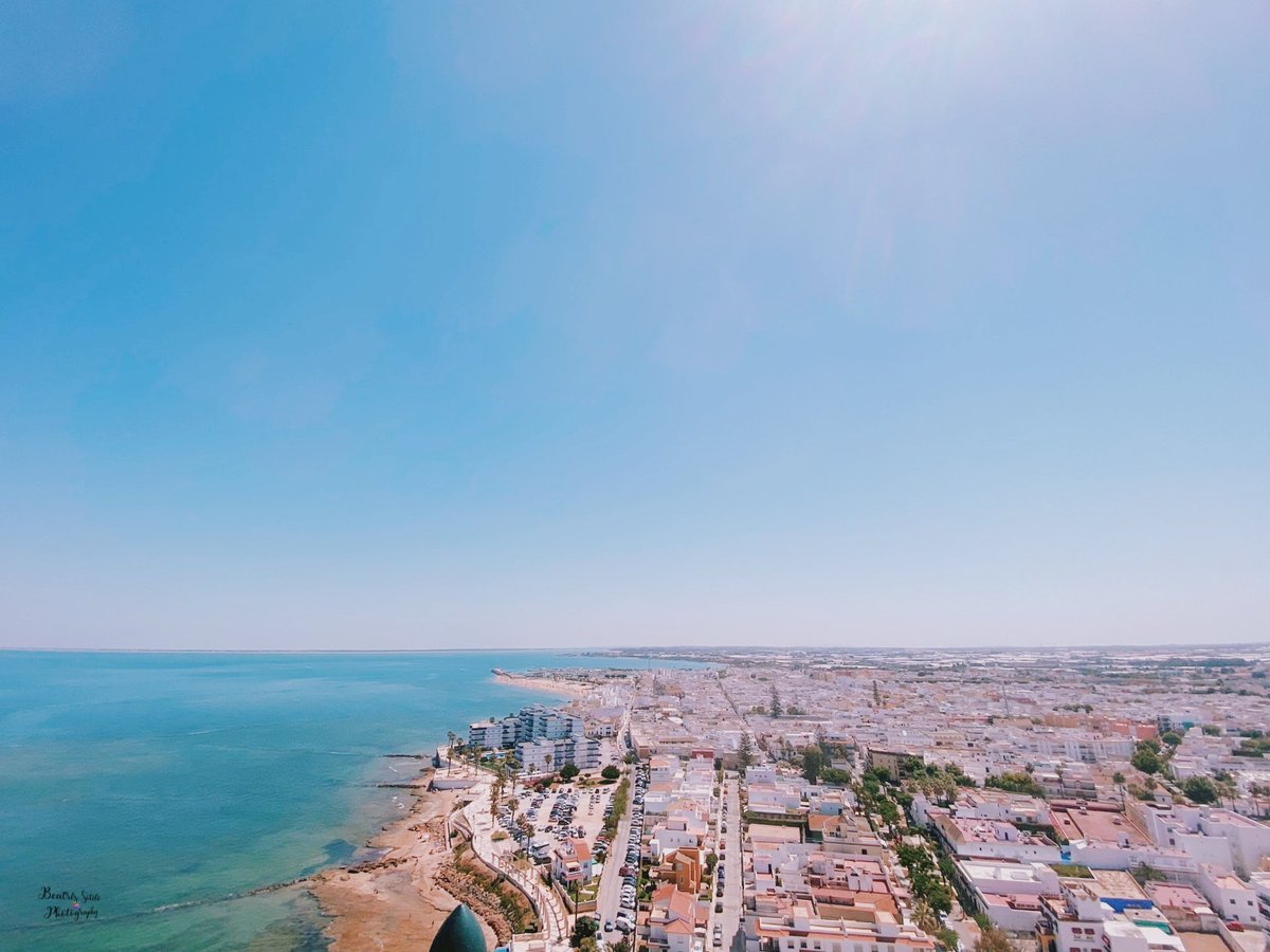 Petiscosgalegos's tweet photo. - Es un faro de recalada que debe tomarse como referencia para llegar a Sevilla por el río Guadalquivir.
- Su torre hueca alberga una escalera de caracol con 322 escalones.
#ChipionaNatural #CadizQuiereVerte https://t.co/Bl80uxB06v
